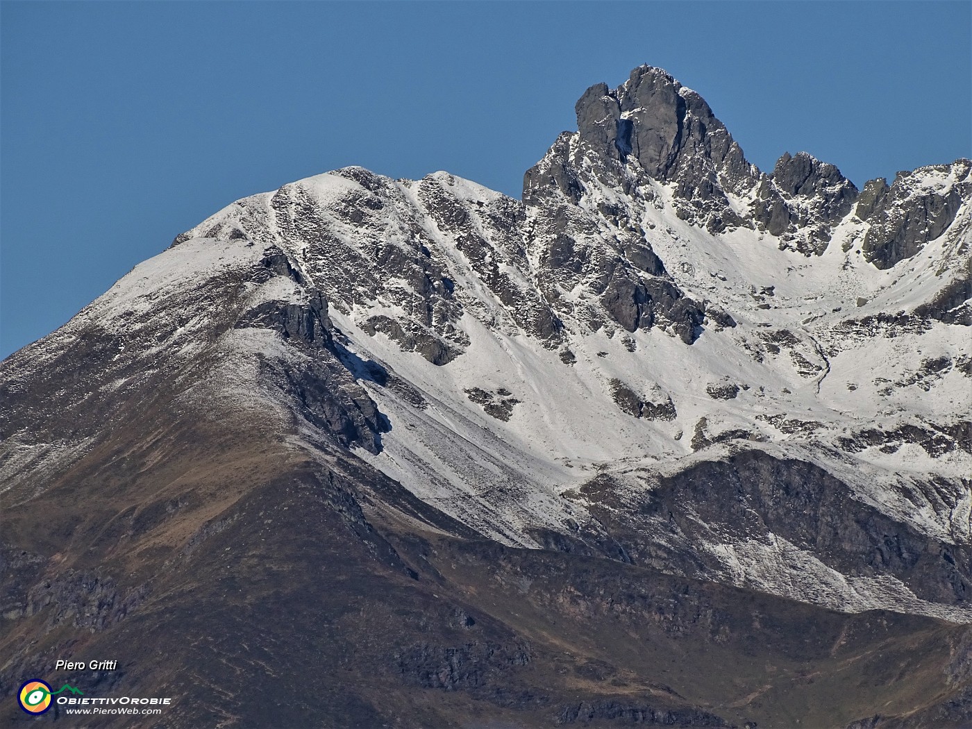 16 Zoom verso Triomen-Laghi di Ponteranica-Valletto.JPG